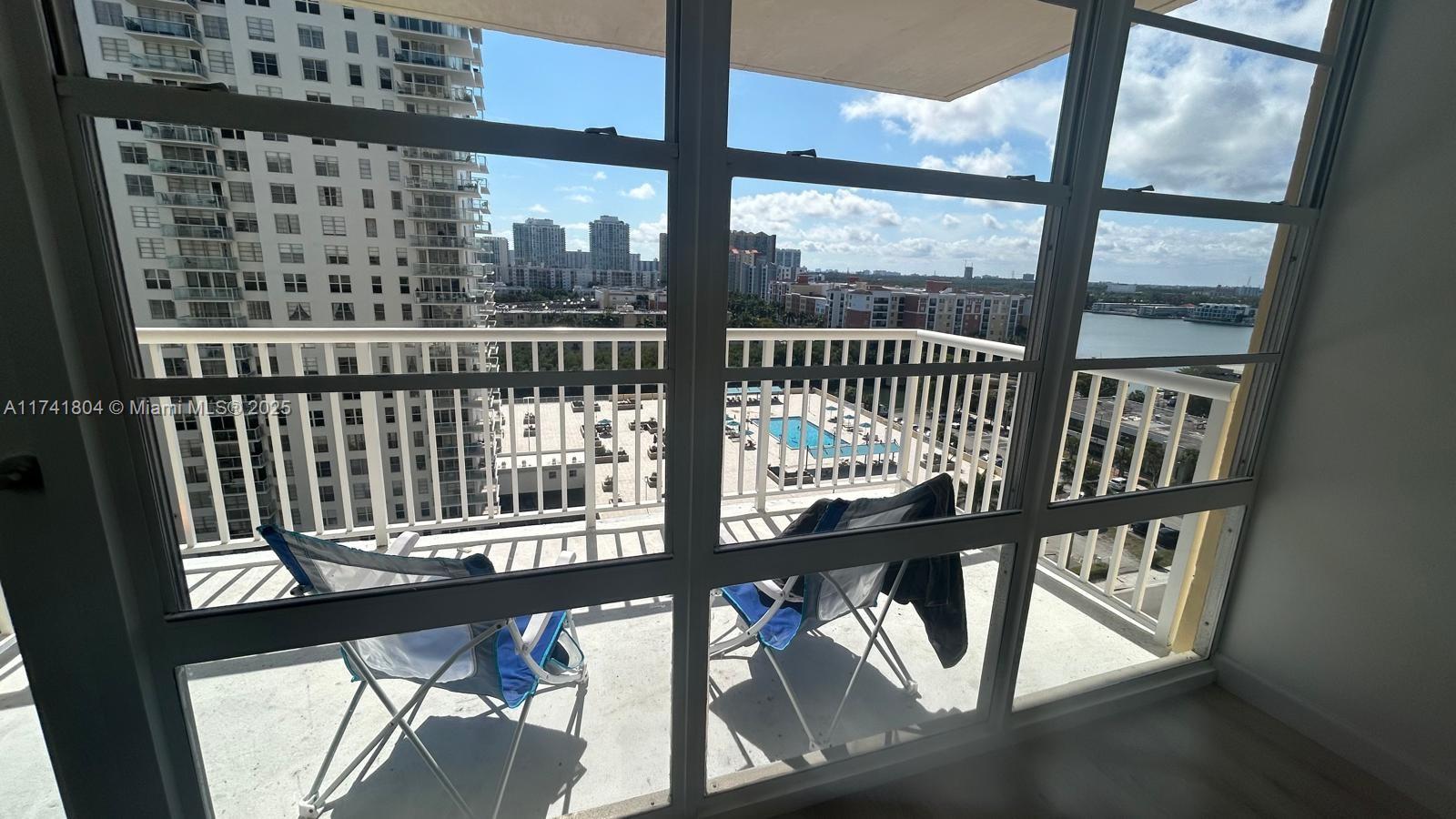 WINSTON TOWERS 400 CONDO - Residential