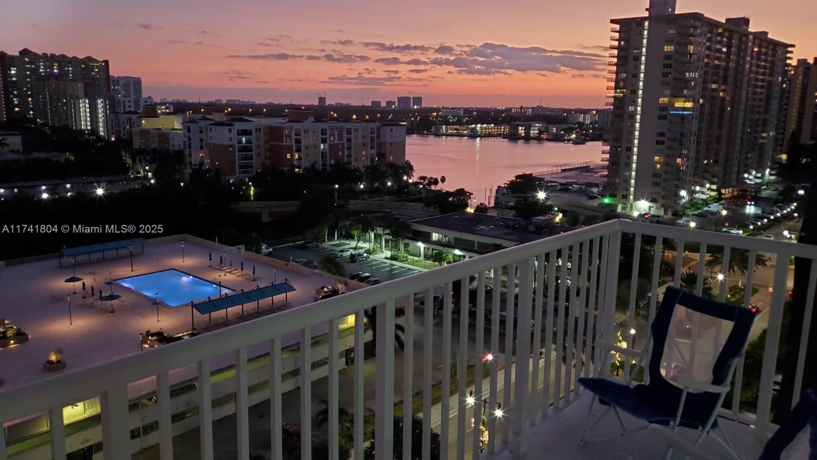 WINSTON TOWERS 400 CONDO - Residential