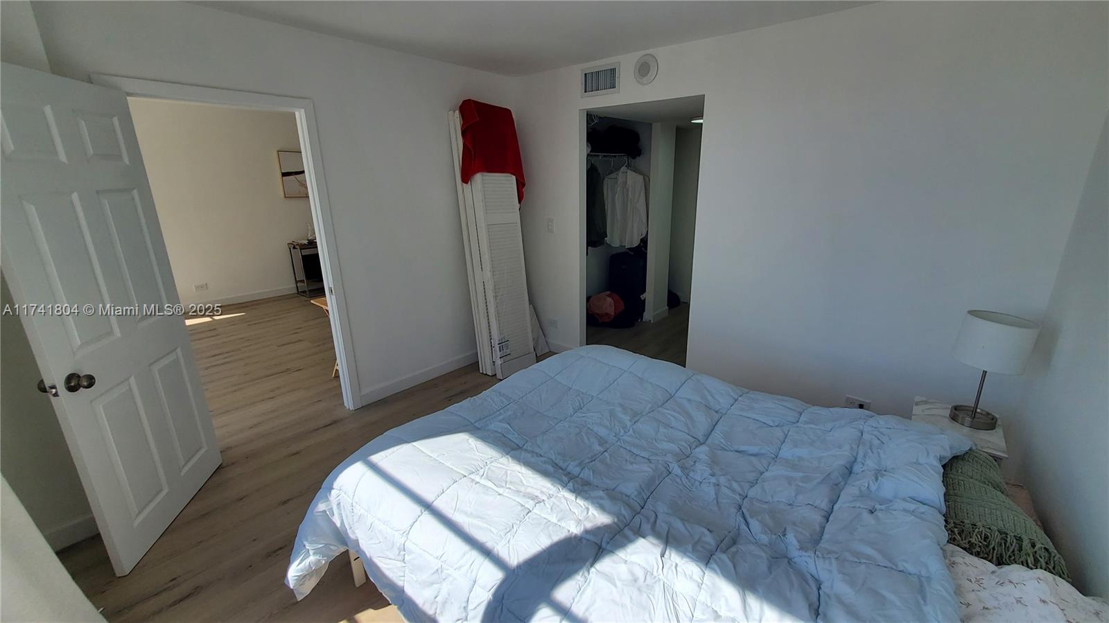 WINSTON TOWERS 400 CONDO - Residential