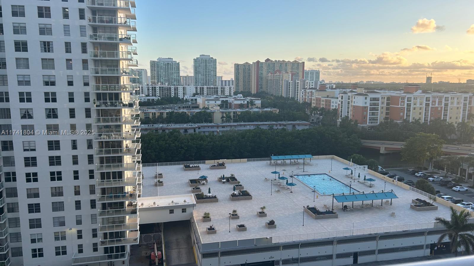 WINSTON TOWERS 400 CONDO - Residential