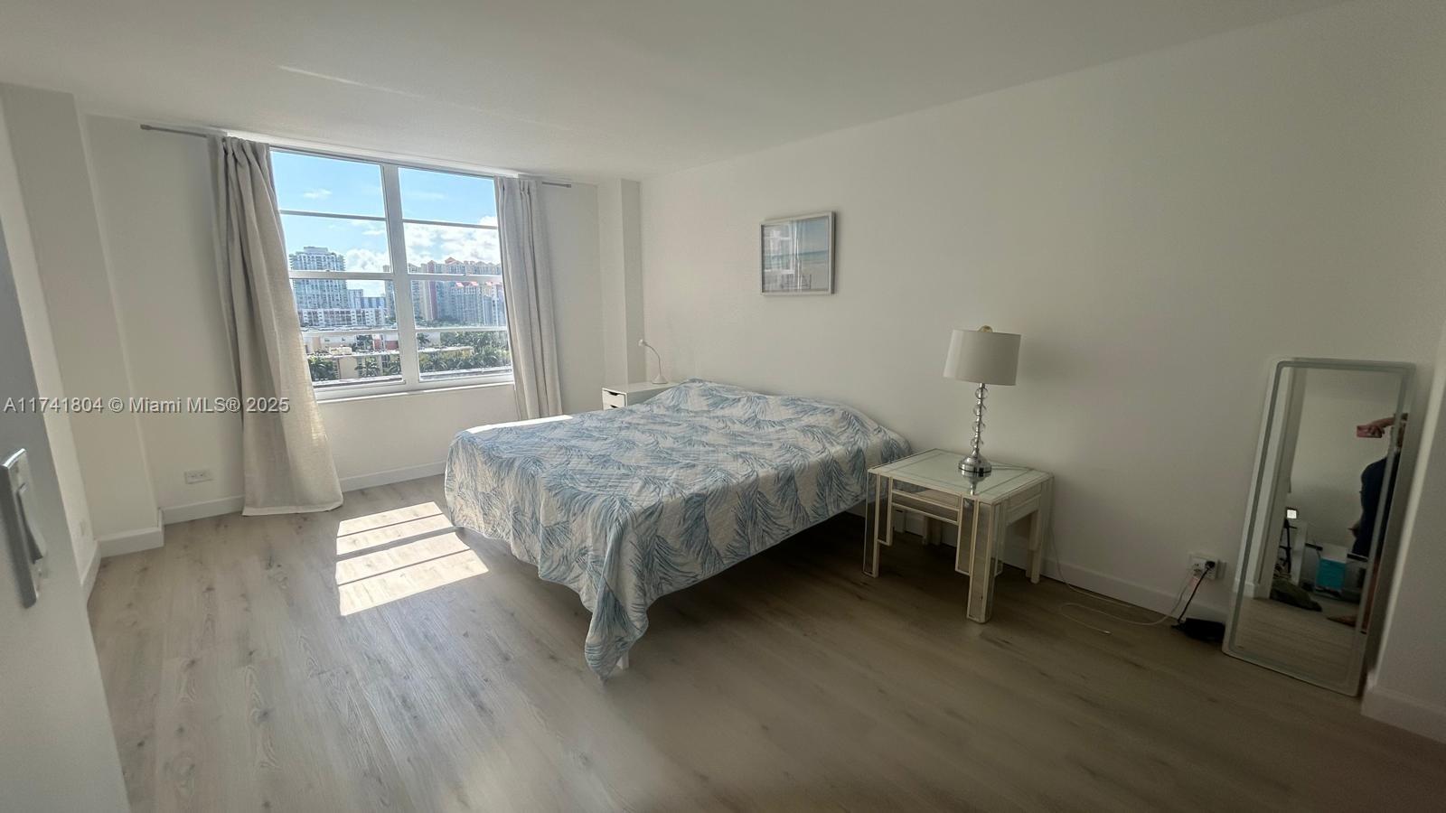 WINSTON TOWERS 400 CONDO - Residential