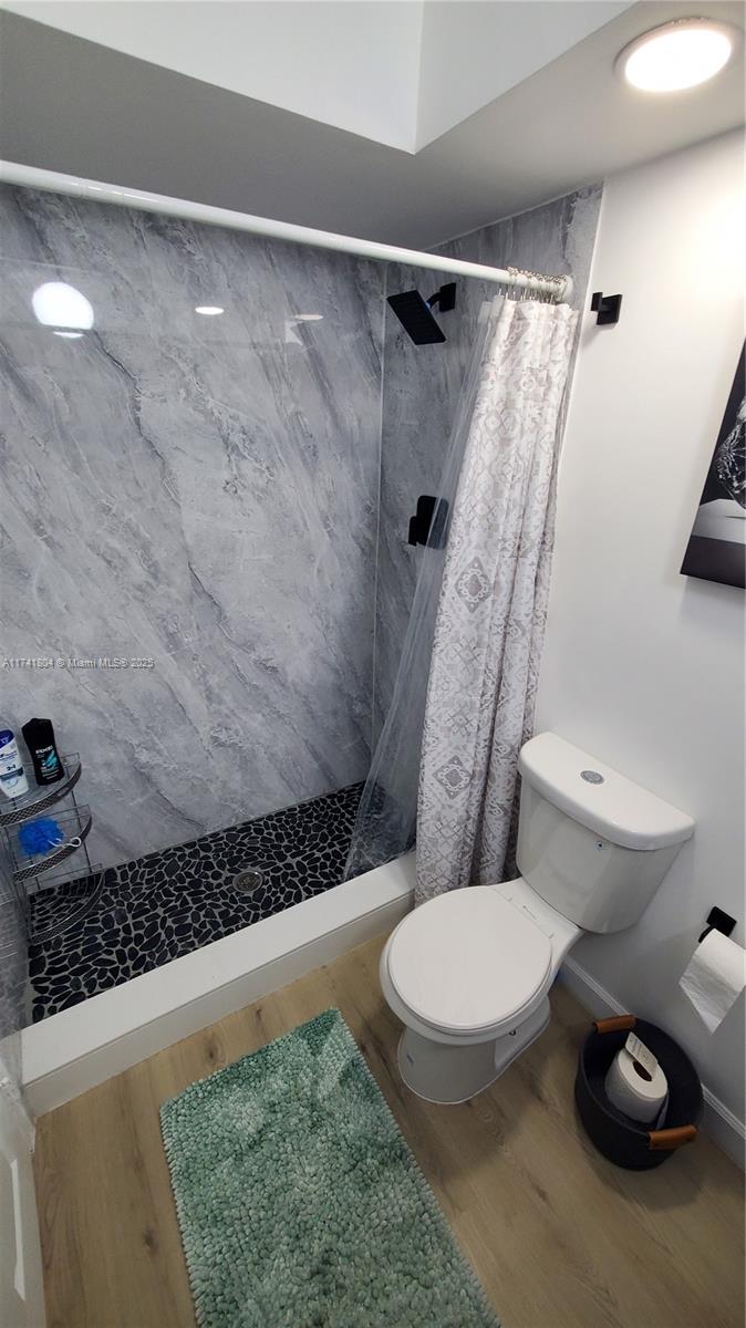 WINSTON TOWERS 400 CONDO - Residential