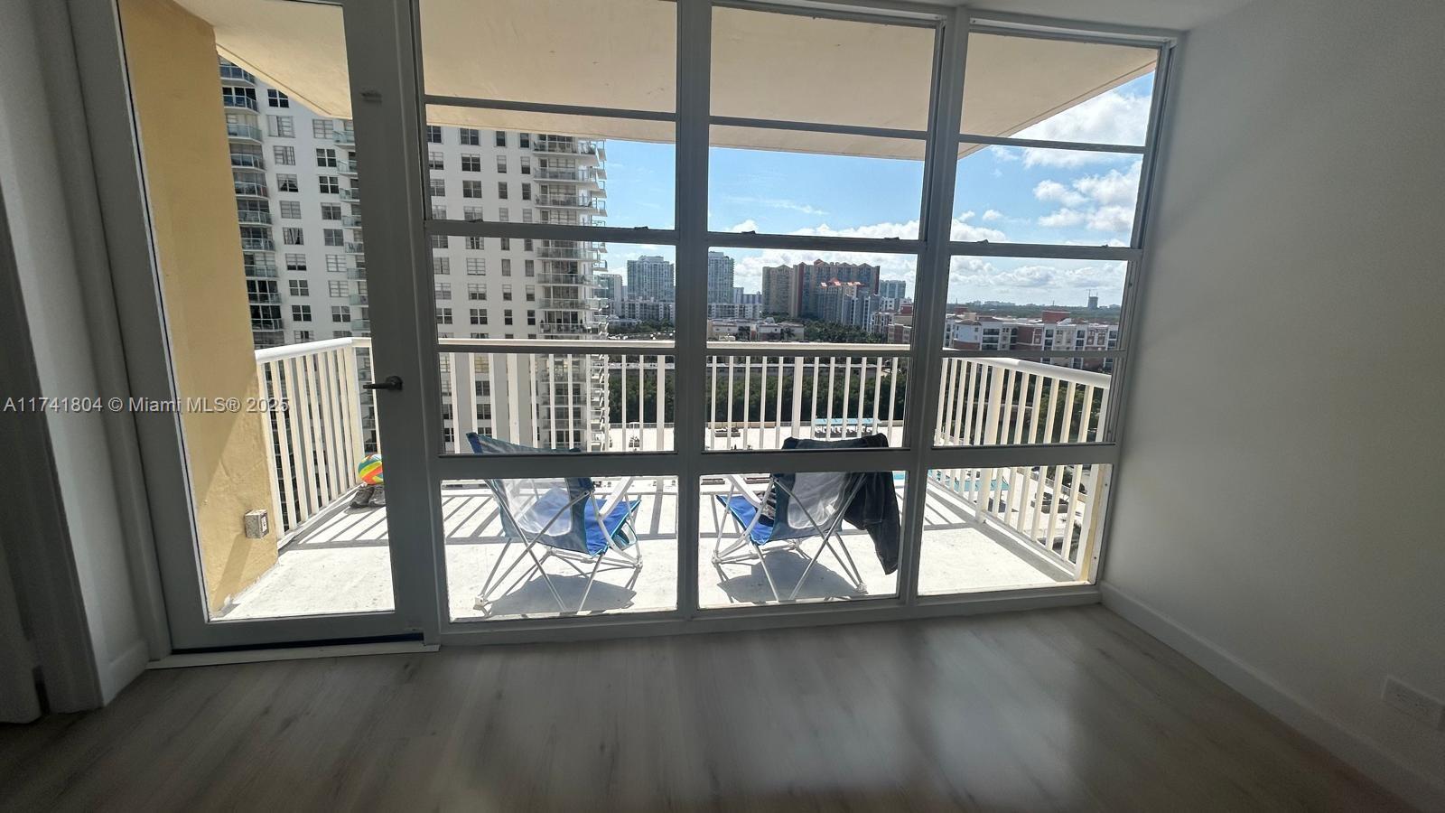 WINSTON TOWERS 400 CONDO - Residential