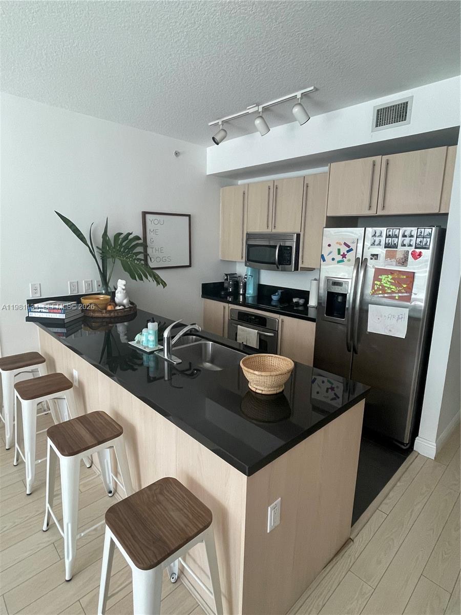 THE AXIS ON BRICKELL II C - Residential Lease