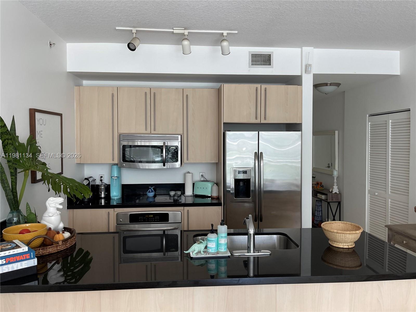 THE AXIS ON BRICKELL II C - Residential Lease