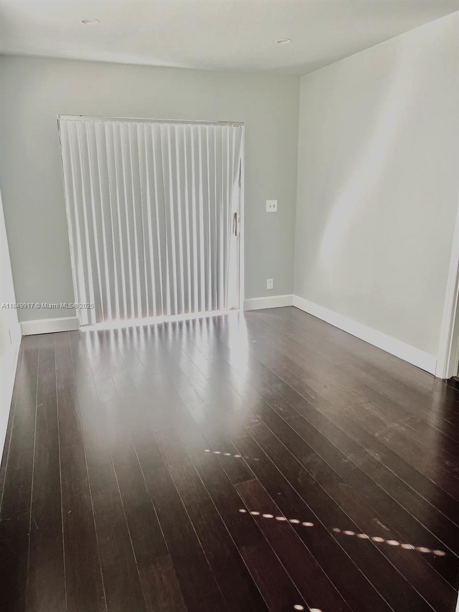 LAKES OF TARA UNIT 1 - Residential