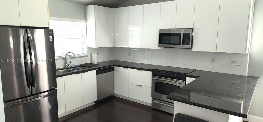 Beautiful 2bedroom, 2-bathroom house that’s ready for you to move right in! It features a recently upgraded kitchen that's both practical and stylish. The two bathrooms have also been updated, ensuring comfort and convenience. New, durable flooring has been installed throughout the home, and it’s all topped off with fresh paint on every wall. This is a wonderful opportunity to buy a home that feels new and fresh without needing any immediate projects.