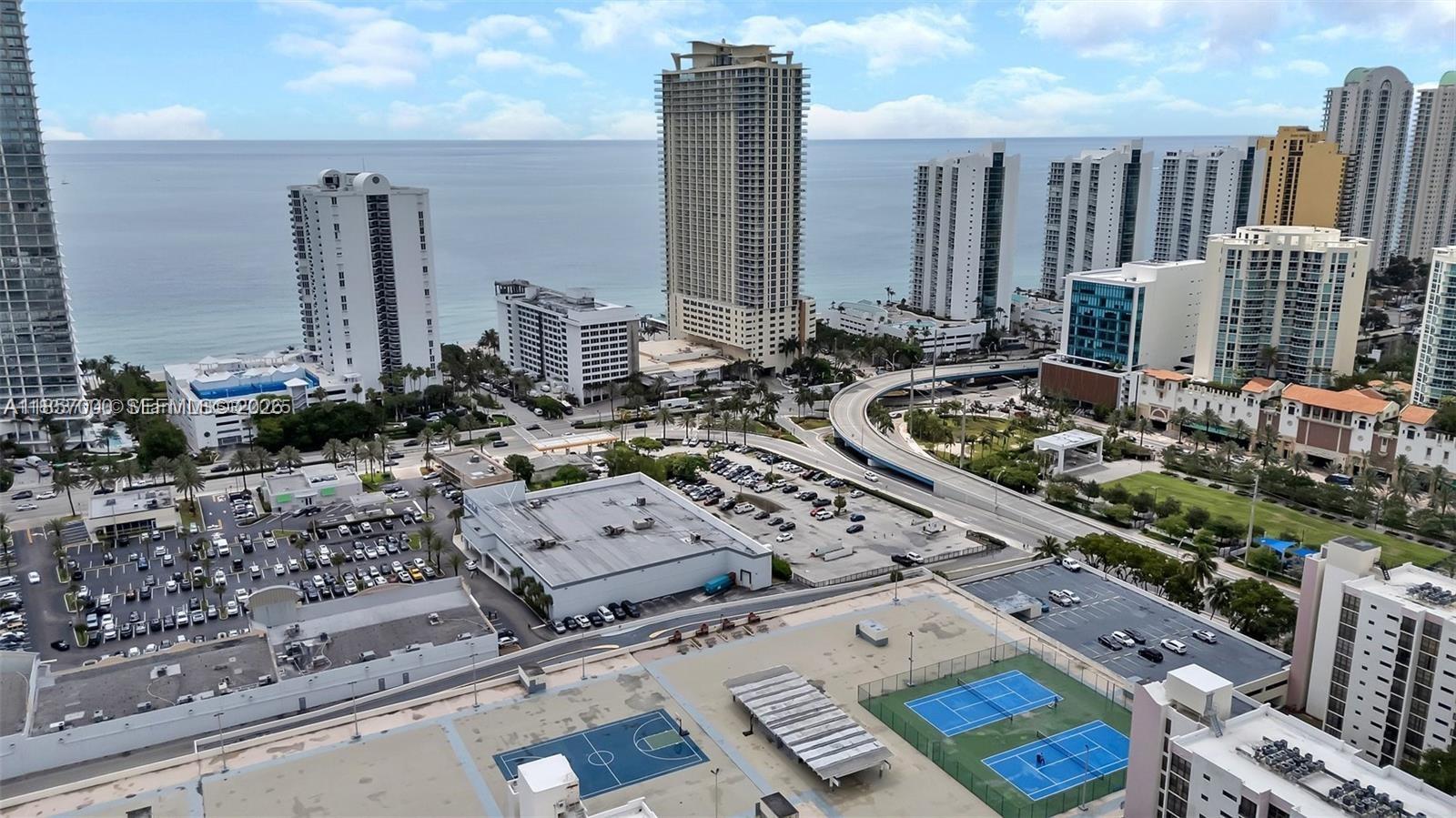 Plaza of the americas - Residential