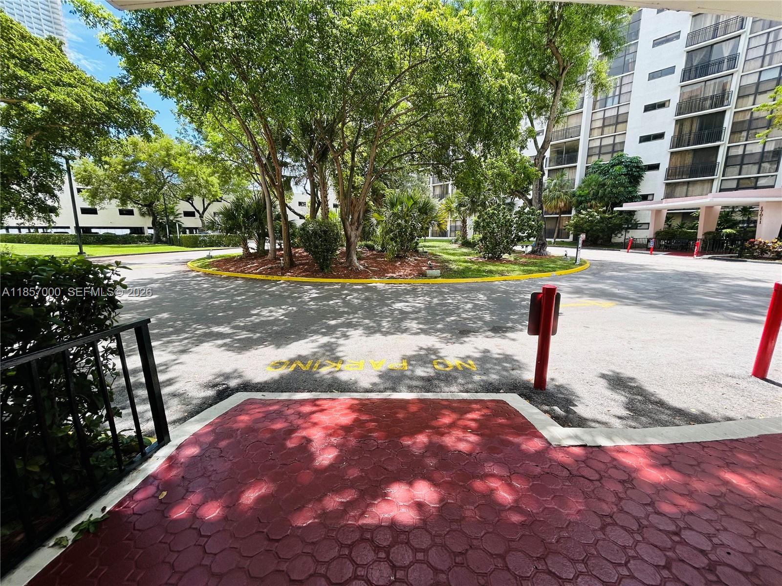 Plaza of the americas - Residential