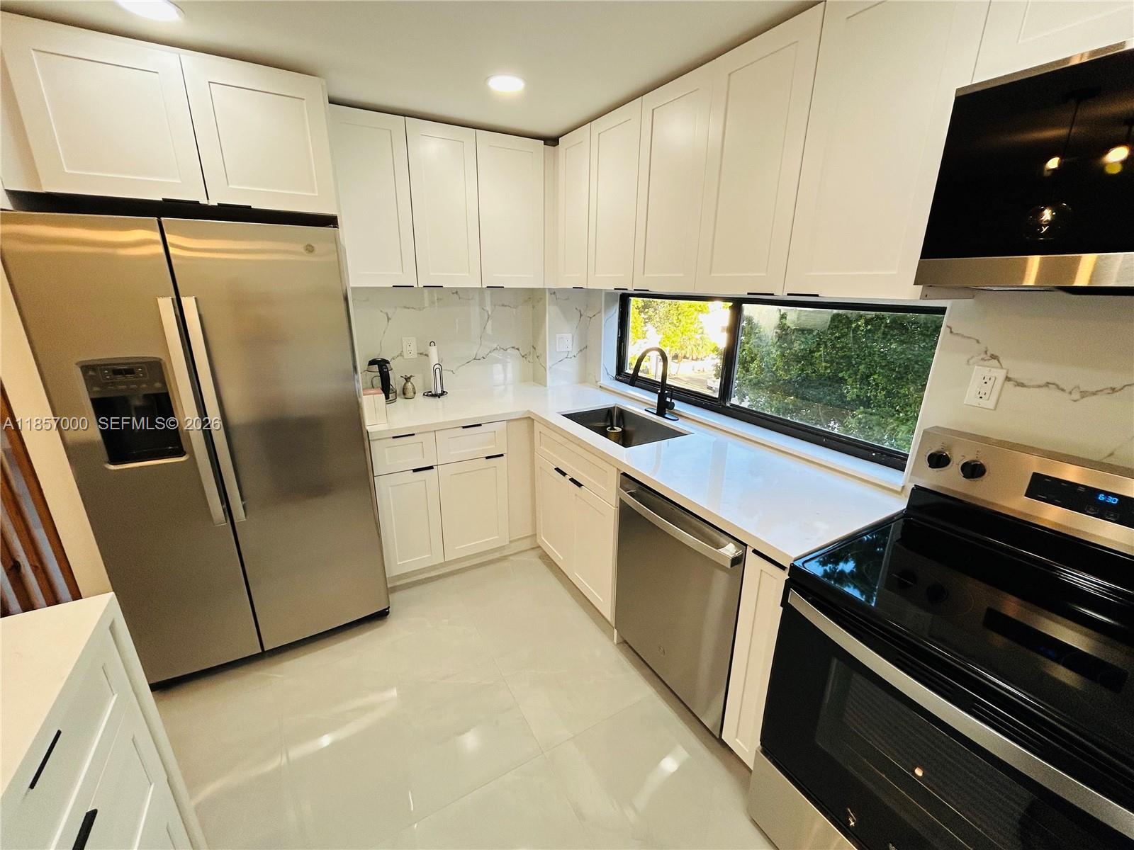 Plaza of the americas - Residential