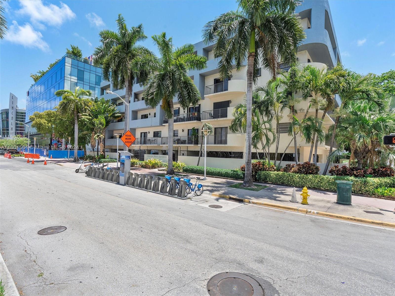 Property for Sale at 1250 Lincoln Rd Rd 305, Miami Beach, Miami-Dade County, Florida - Bedrooms: 2 
Bathrooms: 2  - $495,000