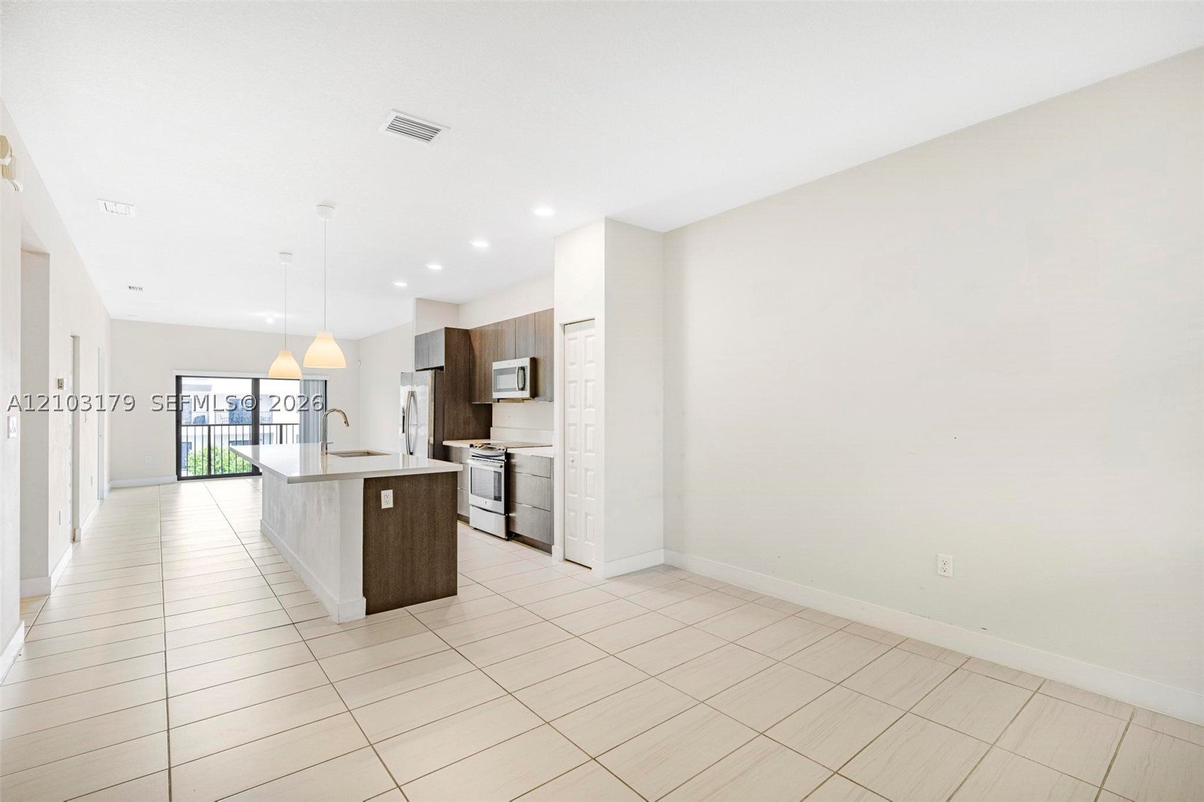 View photos, virtual tours, details... 7865 NW 104th Ave 33
