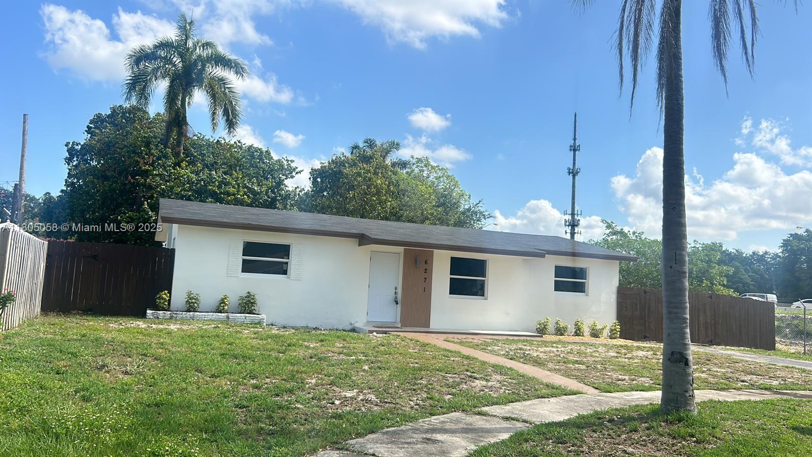 DRIFTWOOD PLAZA NO 3 - Residential