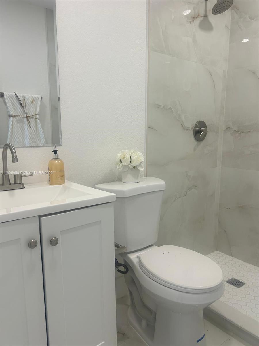 DRIFTWOOD PLAZA NO 3 - Residential