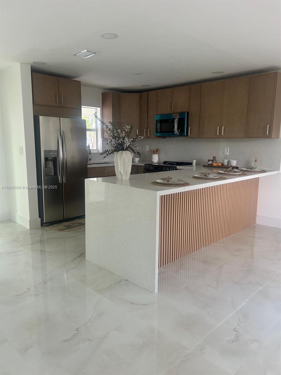 DRIFTWOOD PLAZA NO 3 - Residential