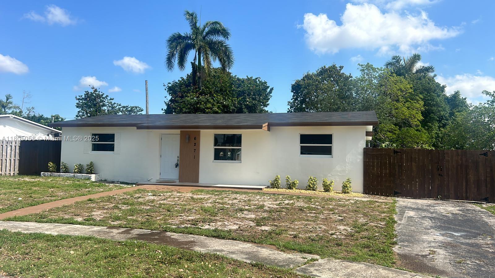 Property for Sale at 6271 Farragut St, Hollywood, Broward County, Florida - Bedrooms: 3 
Bathrooms: 2  - $559,900