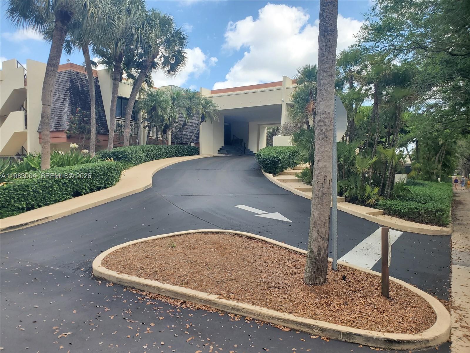 SUNSET PARK LAKE VILLAS S - Residential Lease