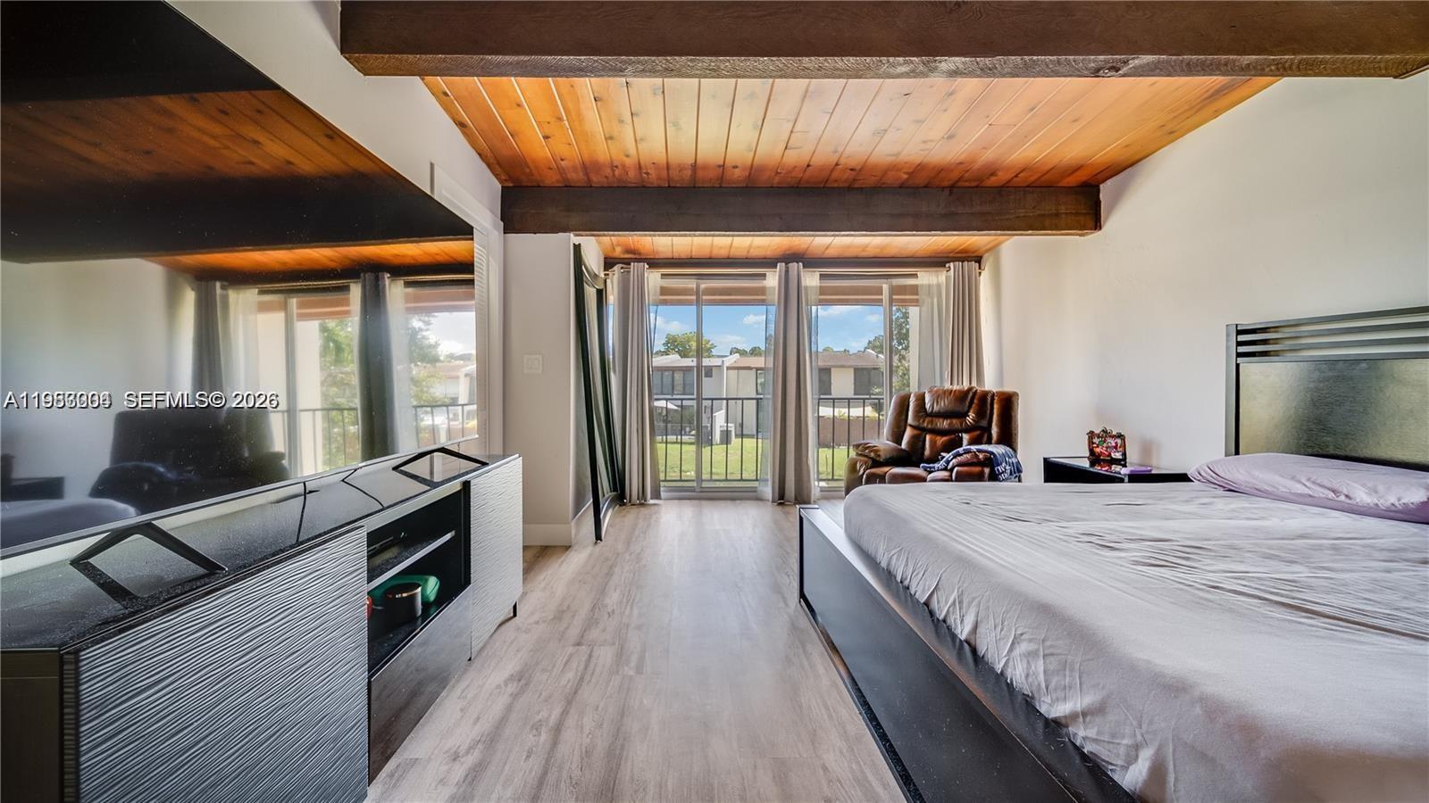 SUNSET PARK LAKE VILLAS S - Residential Lease