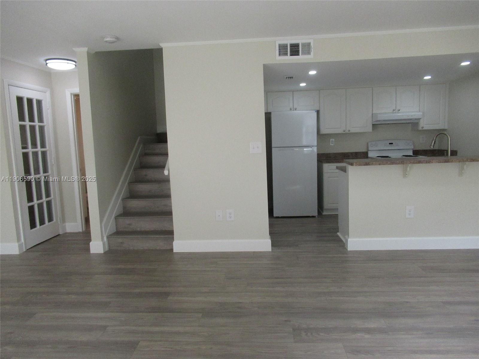 GABLES POINT III CONDO - Residential