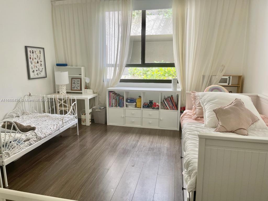 KEY COLONY CONDO #4 - Residential Lease