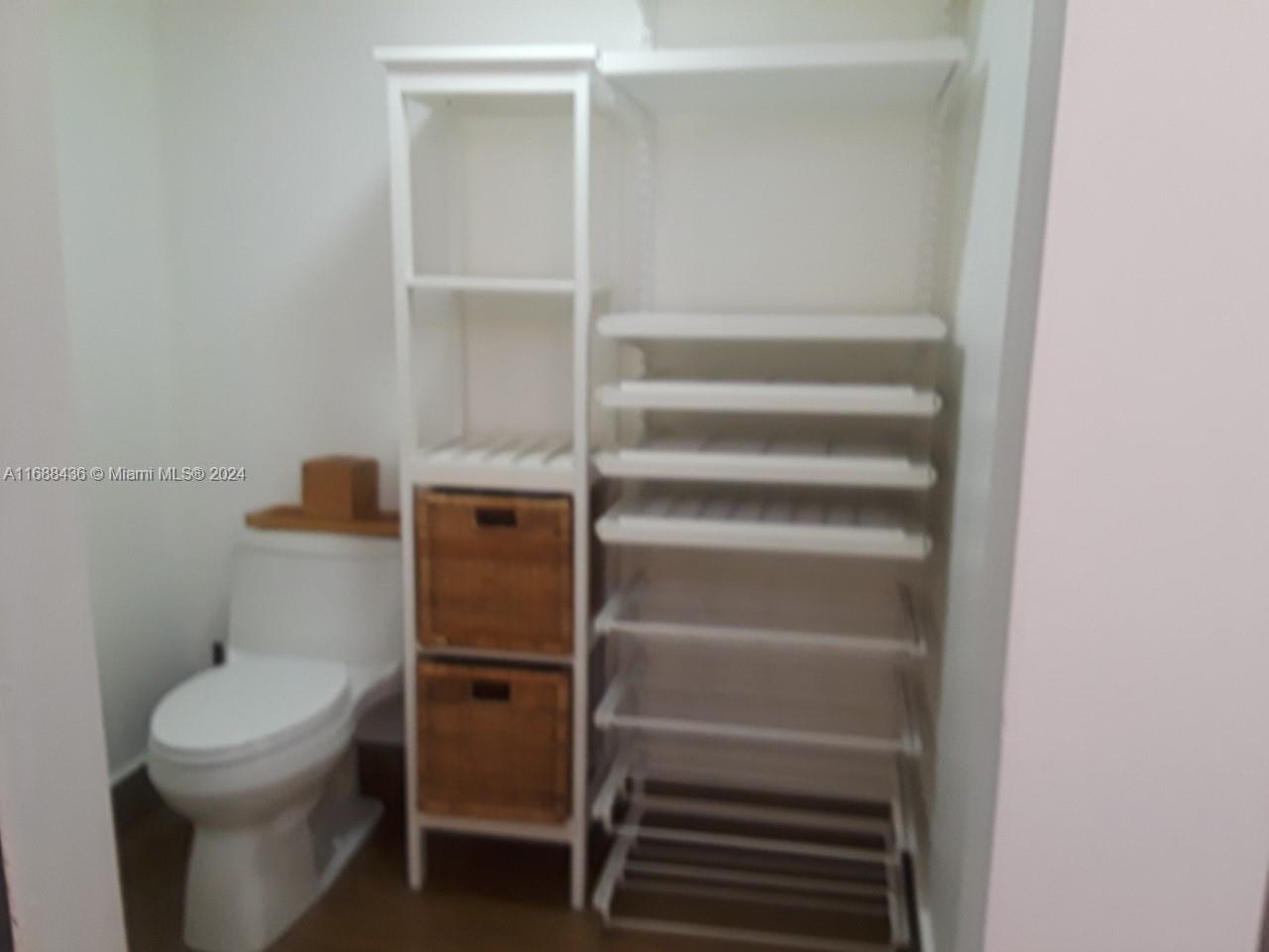 KEY COLONY CONDO #4 - Residential Lease