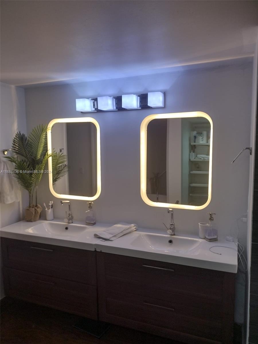 KEY COLONY CONDO #4 - Residential Lease