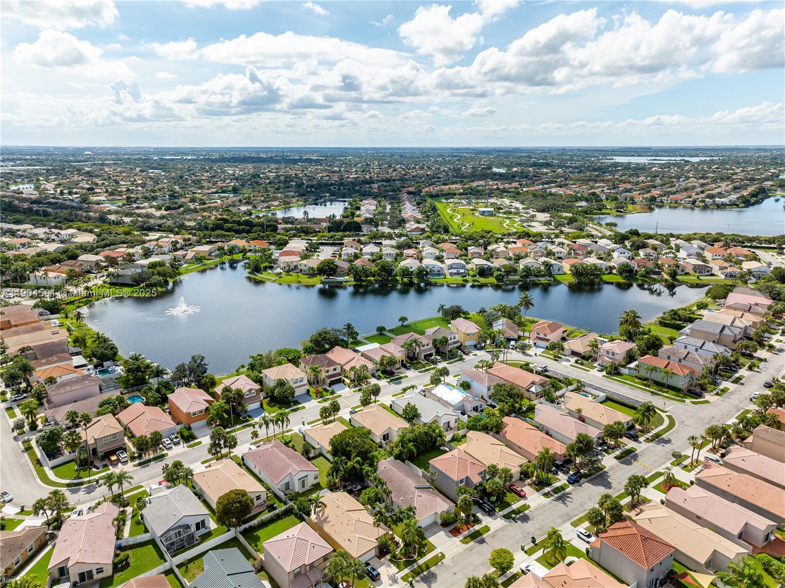 TOWNGATE - CANARY BAY - Residential