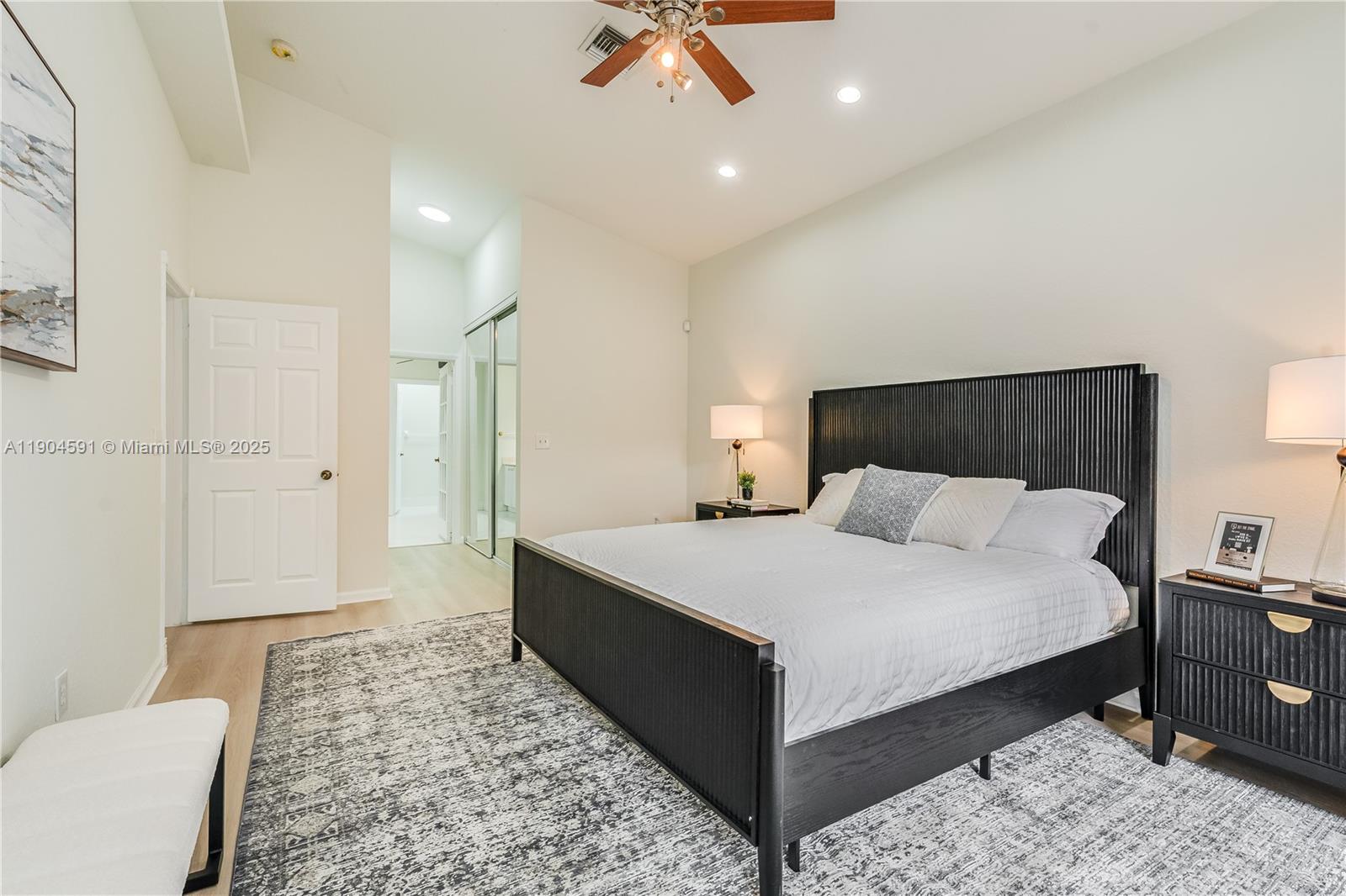 TOWNGATE - CANARY BAY - Residential