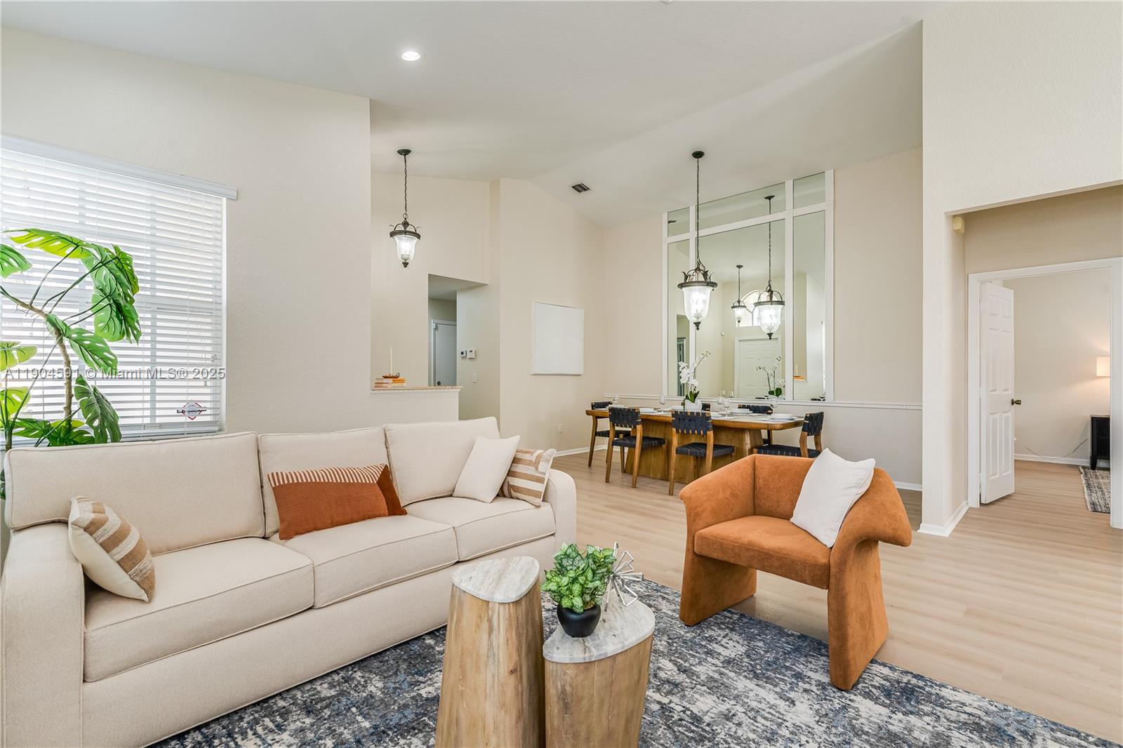 TOWNGATE - CANARY BAY - Residential