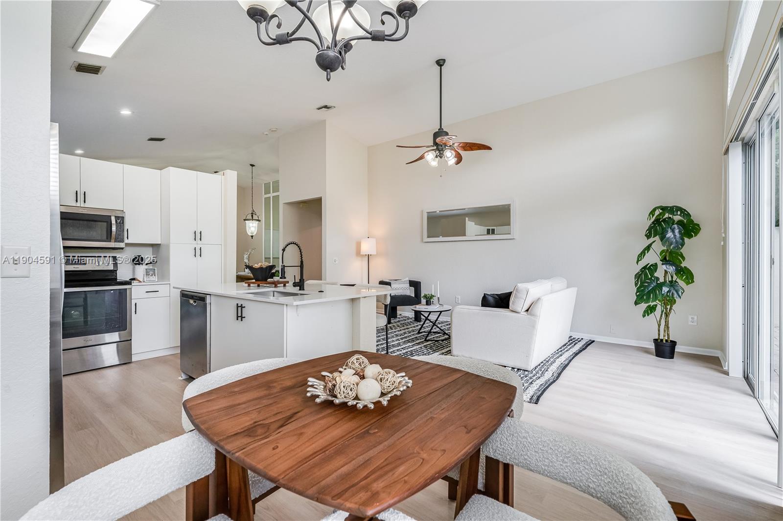 TOWNGATE - CANARY BAY - Residential