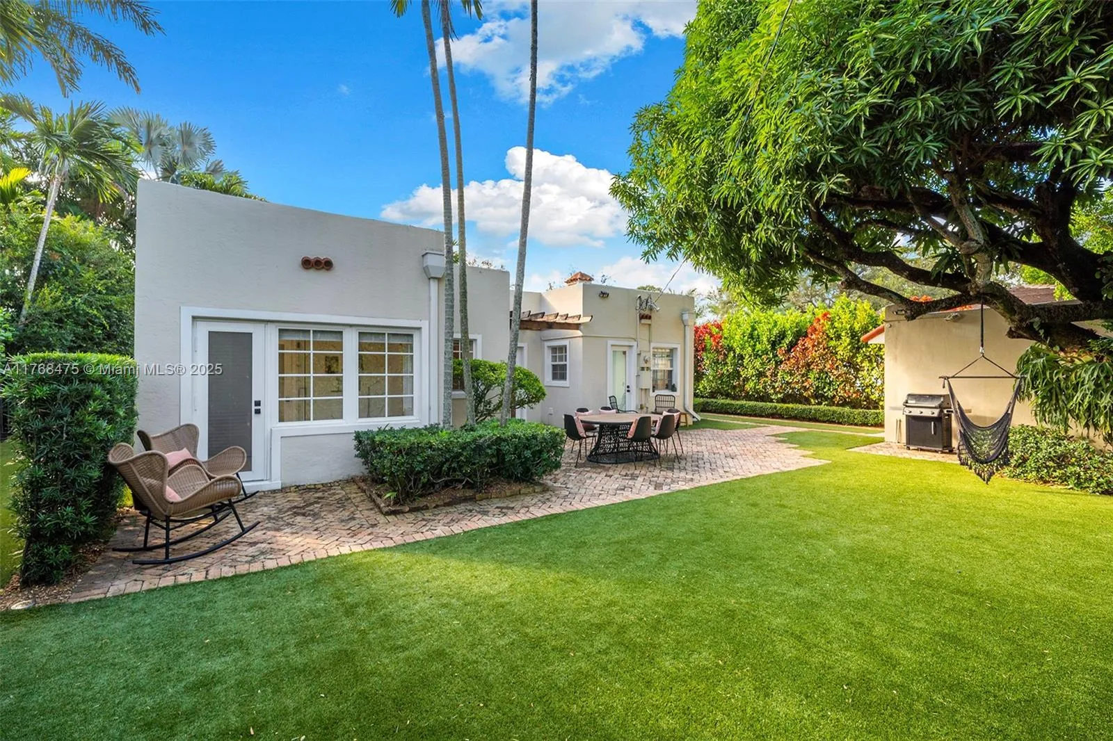 Coral Gables, Florida 33134, United States, 4 Bedrooms Bedrooms, ,3 BathroomsBathrooms,Residential,Active,92692