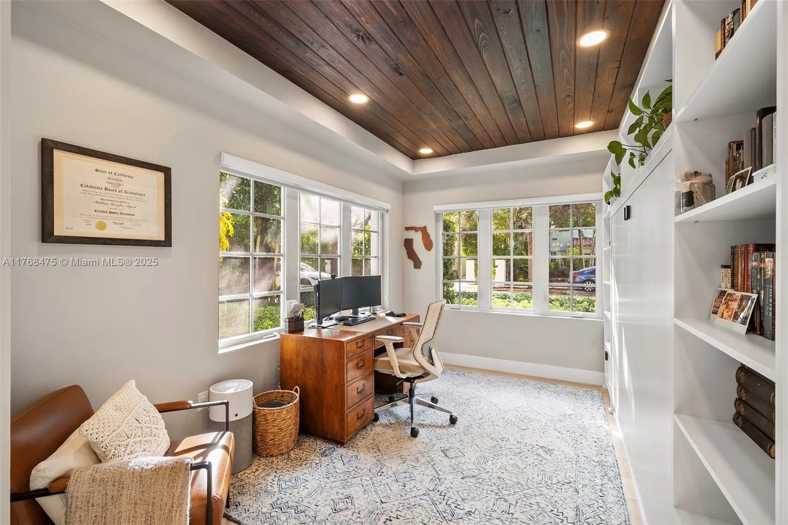 Coral Gables, Florida 33134, United States, 4 Bedrooms Bedrooms, ,3 BathroomsBathrooms,Residential,Active,92692