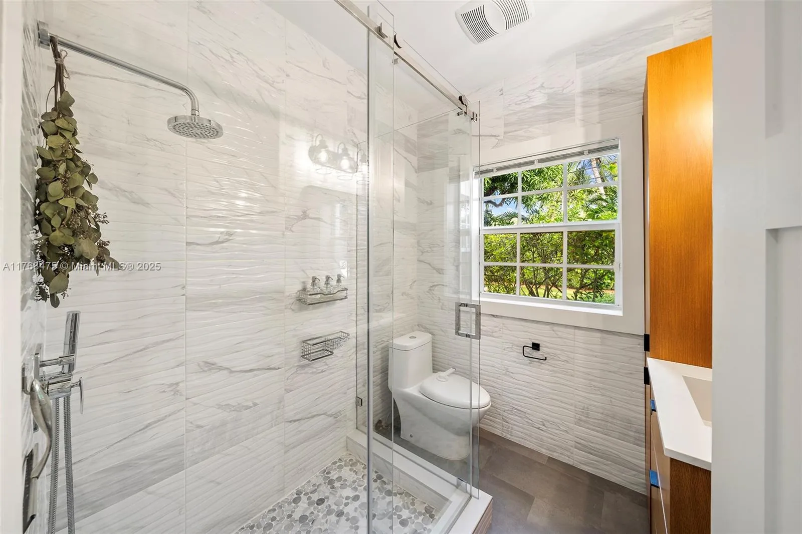 Coral Gables, Florida 33134, United States, 4 Bedrooms Bedrooms, ,3 BathroomsBathrooms,Residential,Active,92692