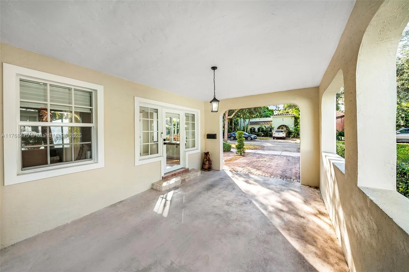 Coral Gables, Florida 33134, United States, 4 Bedrooms Bedrooms, ,3 BathroomsBathrooms,Residential,Active,92692