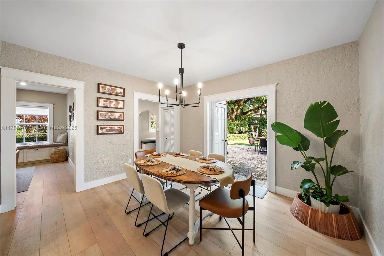 Coral Gables, Florida 33134, United States, 4 Bedrooms Bedrooms, ,3 BathroomsBathrooms,Residential,Active,92692