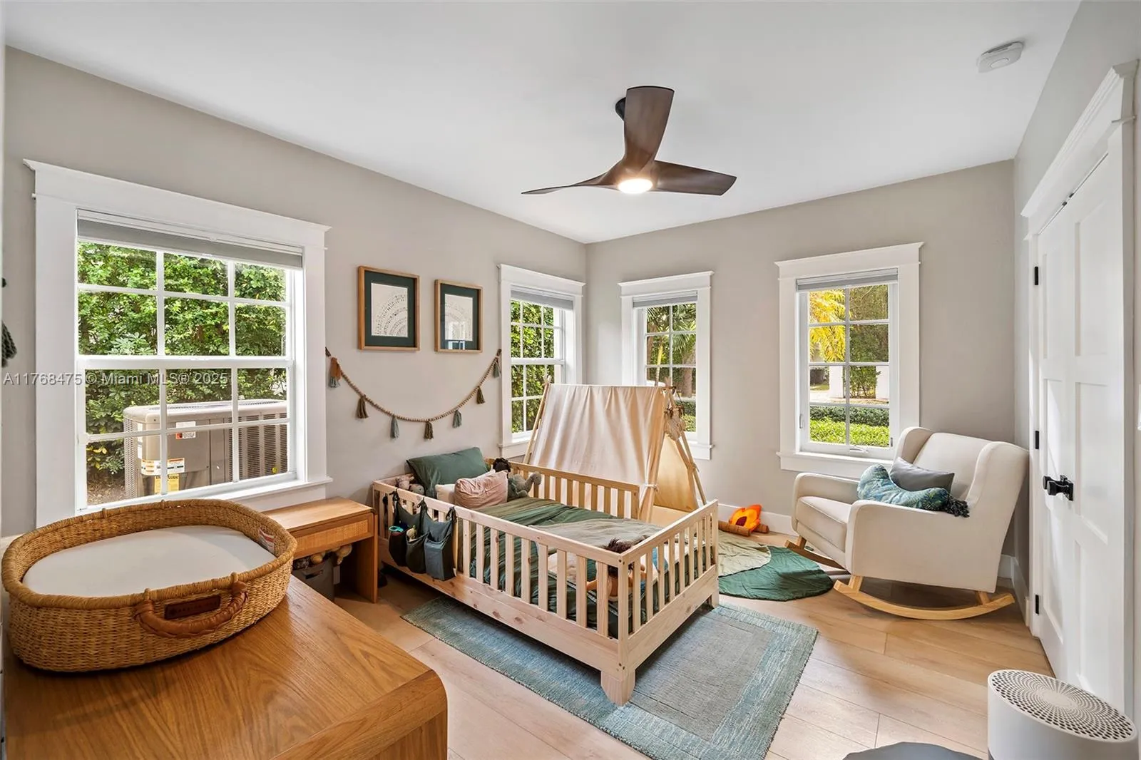 Coral Gables, Florida 33134, United States, 4 Bedrooms Bedrooms, ,3 BathroomsBathrooms,Residential,Active,92692