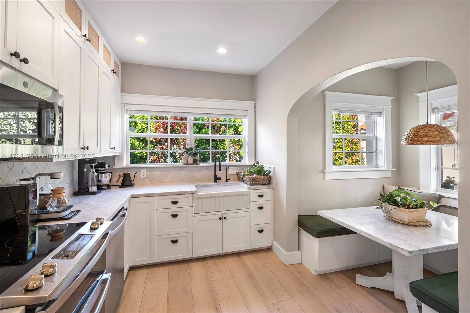 Coral Gables, Florida 33134, United States, 4 Bedrooms Bedrooms, ,3 BathroomsBathrooms,Residential,Active,92692