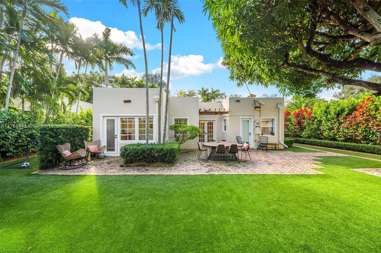 Coral Gables, Florida 33134, United States, 4 Bedrooms Bedrooms, ,3 BathroomsBathrooms,Residential,Active,92692