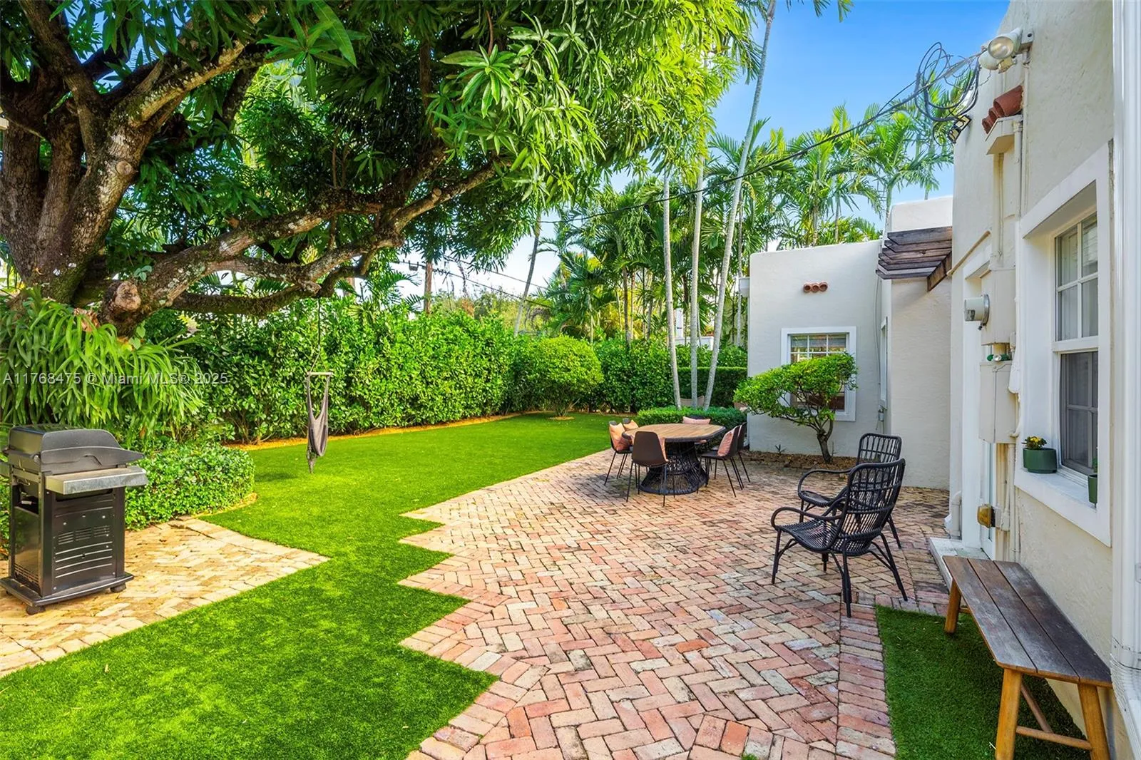 Coral Gables, Florida 33134, United States, 4 Bedrooms Bedrooms, ,3 BathroomsBathrooms,Residential,Active,92692