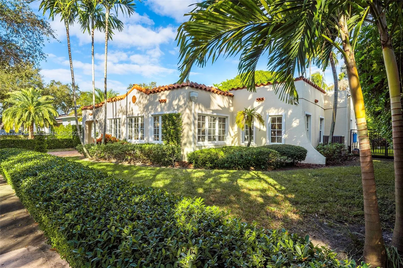 Coral Gables, Florida 33134, United States, 4 Bedrooms Bedrooms, ,3 BathroomsBathrooms,Residential,Active,92692