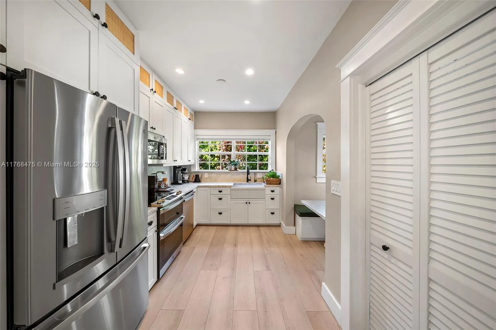 Coral Gables, Florida 33134, United States, 4 Bedrooms Bedrooms, ,3 BathroomsBathrooms,Residential,Active,92692