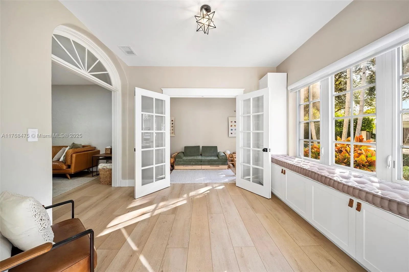 Coral Gables, Florida 33134, United States, 4 Bedrooms Bedrooms, ,3 BathroomsBathrooms,Residential,Active,92692