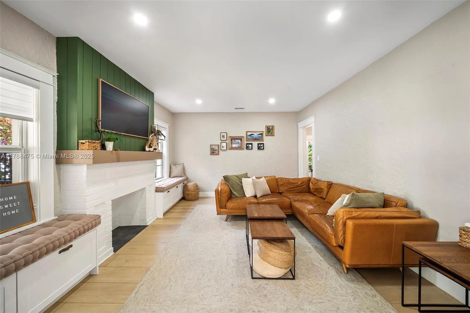 Coral Gables, Florida 33134, United States, 4 Bedrooms Bedrooms, ,3 BathroomsBathrooms,Residential,Active,92692