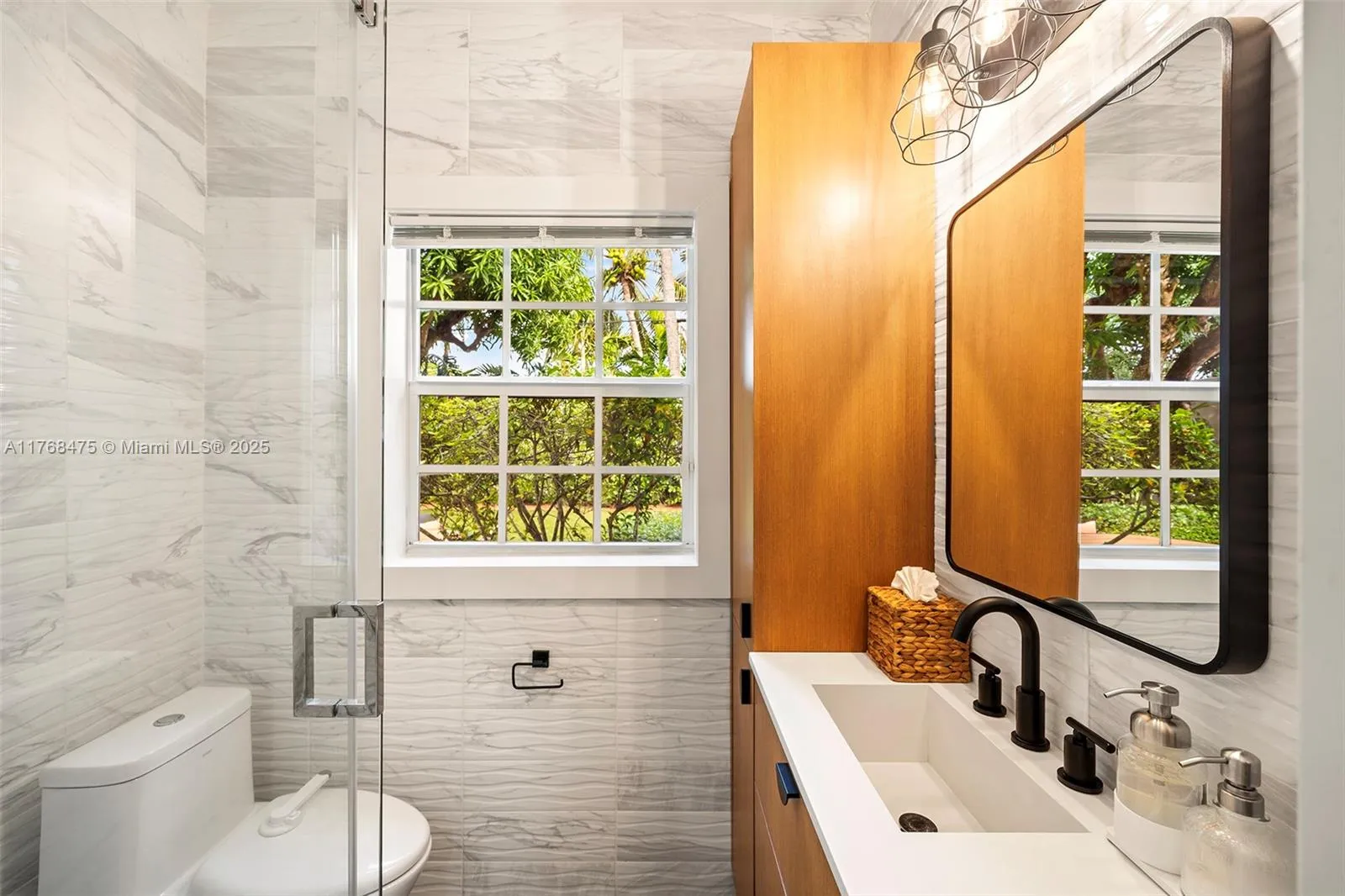 Coral Gables, Florida 33134, United States, 4 Bedrooms Bedrooms, ,3 BathroomsBathrooms,Residential,Active,92692