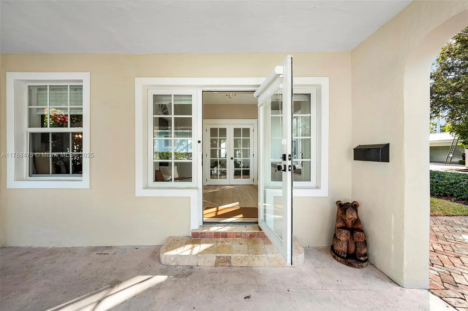 Coral Gables, Florida 33134, United States, 4 Bedrooms Bedrooms, ,3 BathroomsBathrooms,Residential,Active,92692