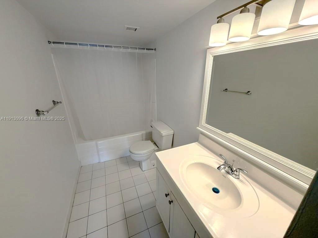 SAILBOAT CAY CONDO - Residential Lease