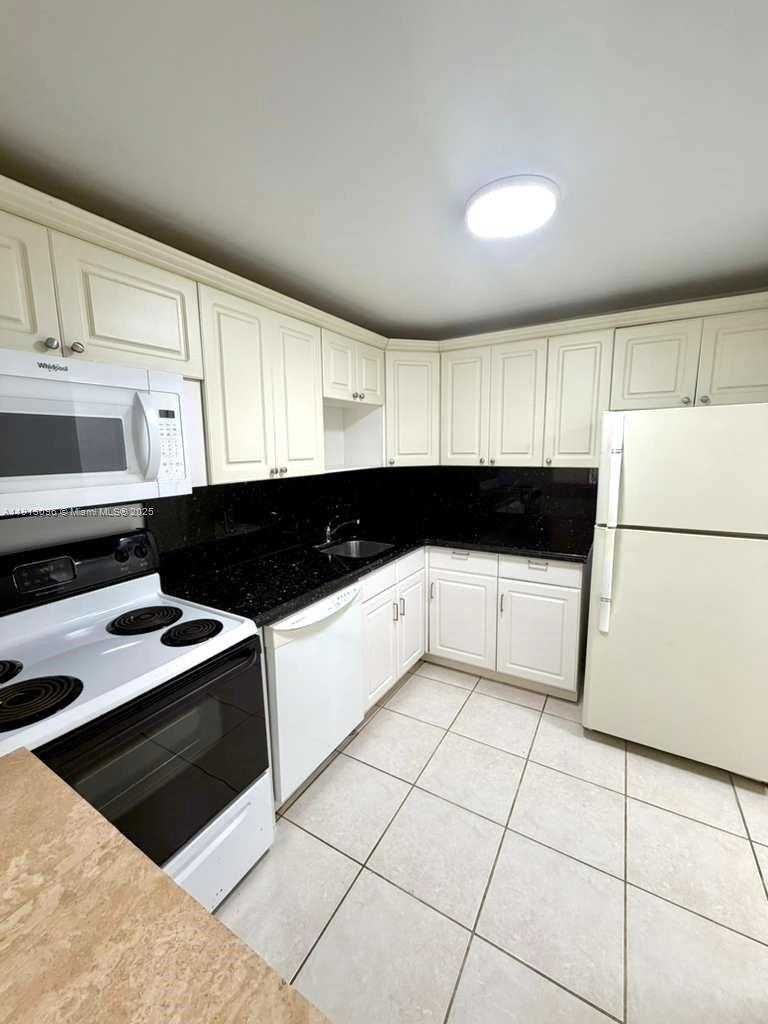 SAILBOAT CAY CONDO - Residential Lease