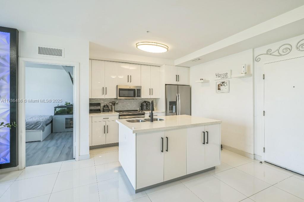 2651 NE 212th Ter 305