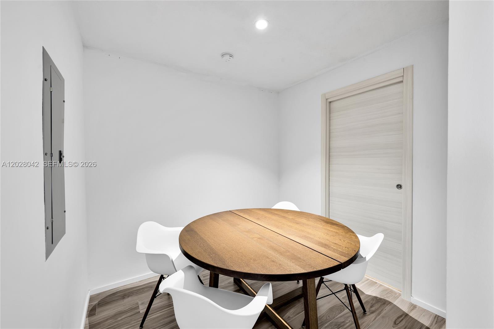 801 SMA RESIDENCES CONDO - Residential