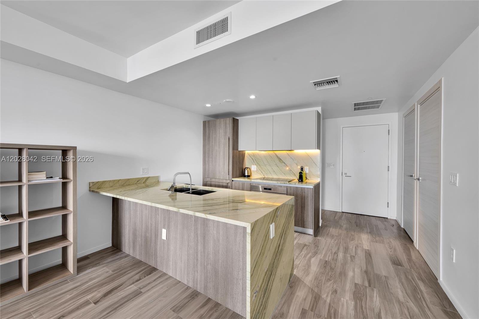 801 SMA RESIDENCES CONDO - Residential